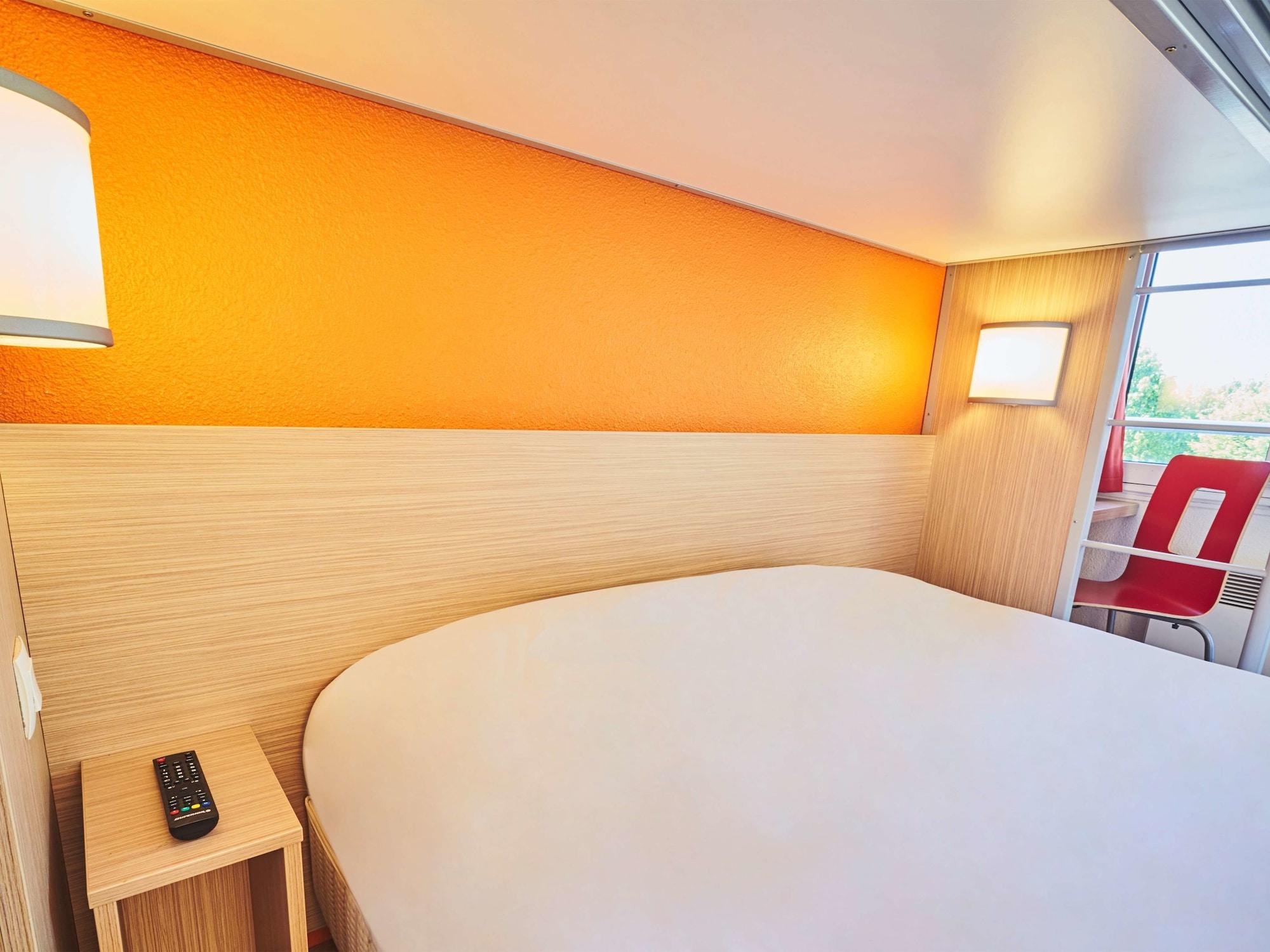 Premiere Classe Melun Senart Vert-Saint-Denis Exterior foto